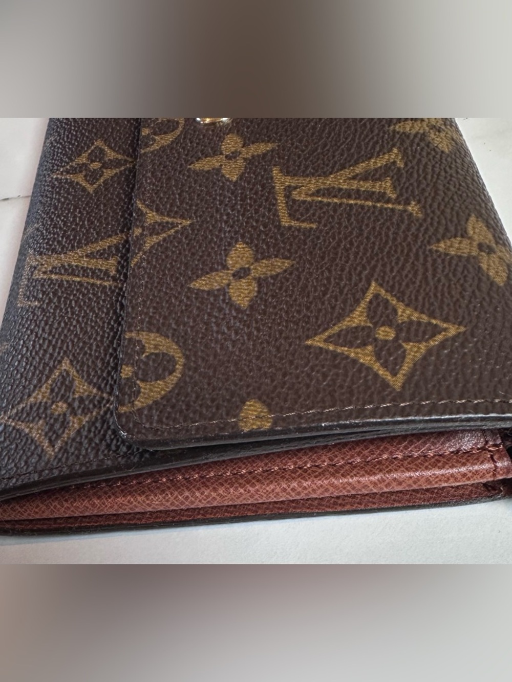 Louis Vuitton Monogram Canvas
Sarah Wallet - Picture 3 of 12
